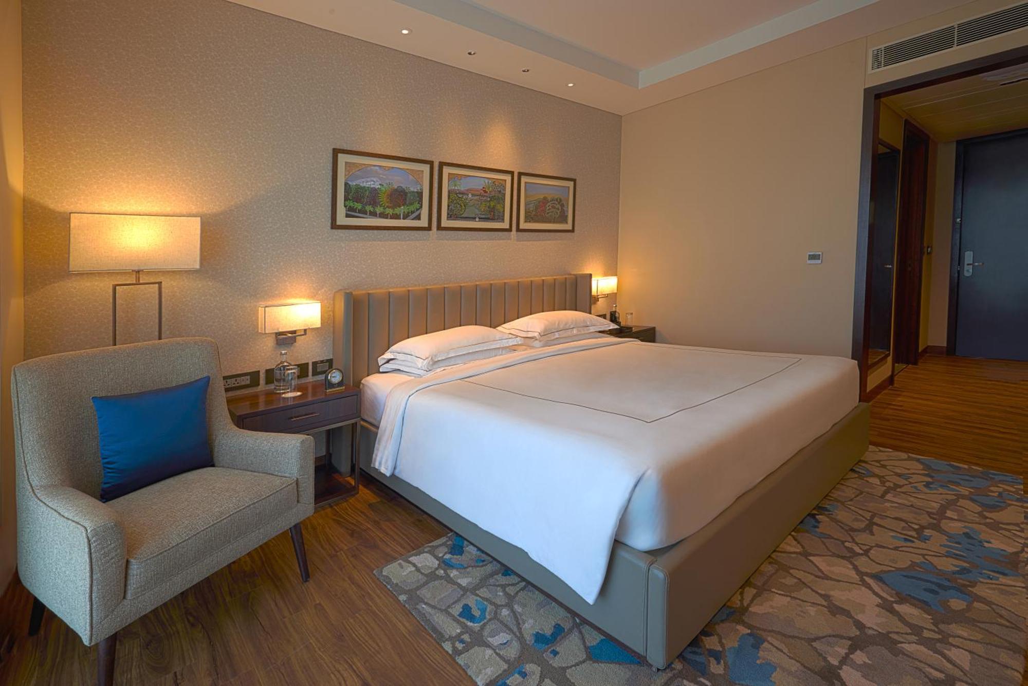 Taj Bangalore Devanahalli Exterior foto A bedroom at the hotel